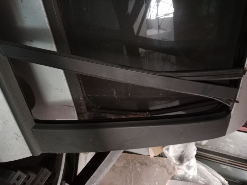 Recambio de puerta trasera izquierda para opel zafira b cosmo referencia OEM IAM  GRIS 