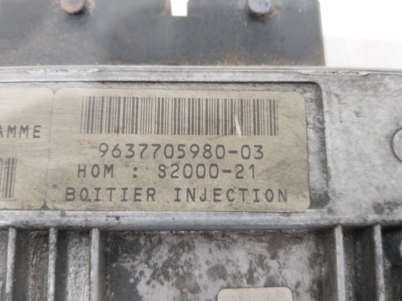 Recambio de centralita motor uce para citroën saxo 1.4 referencia OEM IAM 9637705980  