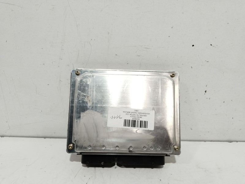 Recambio de centralita motor uce para volkswagen passat berlina (3b3) v6 executive 4motion referencia OEM IAM 3B0907551CH  