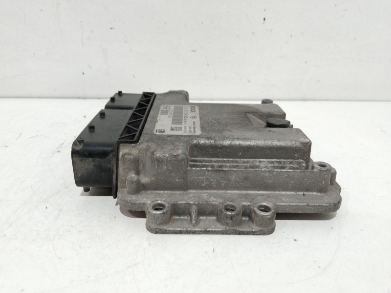 Recambio de centralita motor uce para opel zafira b 1.7 16v cdti referencia OEM IAM 55198922  