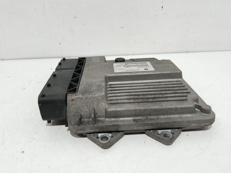 Recambio de centralita motor uce para suzuki swift azg (nz) glx referencia OEM IAM 55563974  