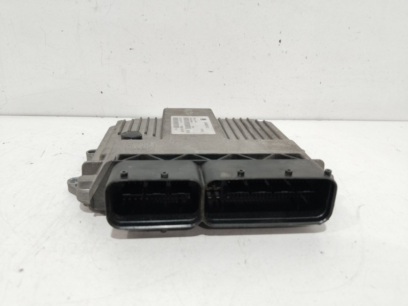 Recambio de centralita motor uce para suzuki swift azg (nz) glx referencia OEM IAM 55563974  