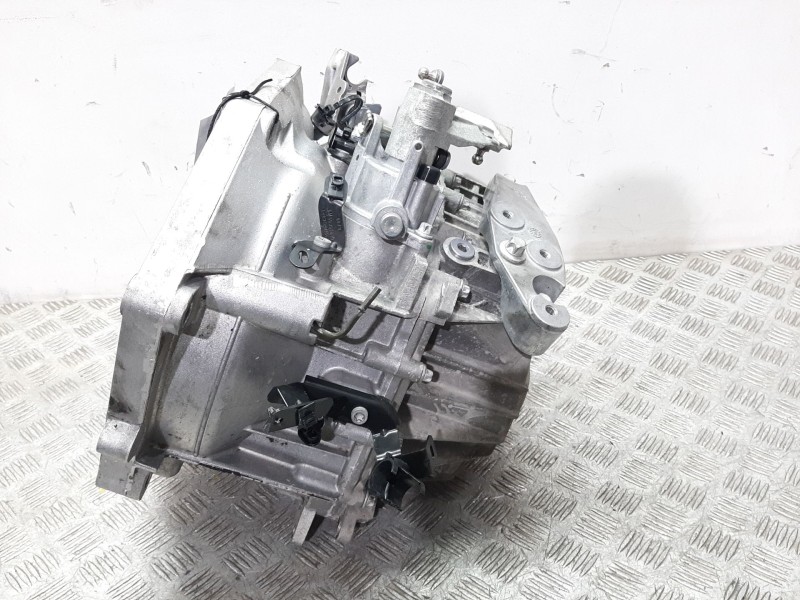 Recambio de caja cambios para opel astra h berlina cosmo referencia OEM IAM M32019D1  