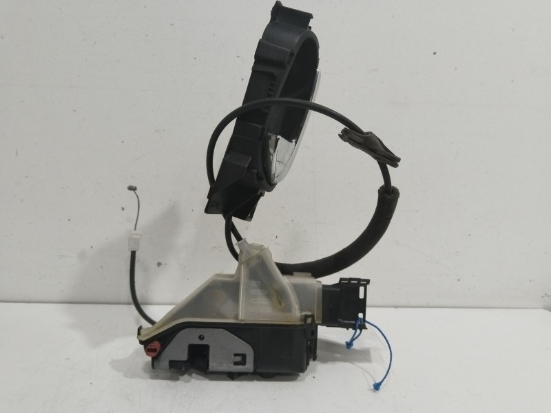 Recambio de cerradura puerta trasera izquierda para peugeot 5008 active referencia OEM IAM A04985  