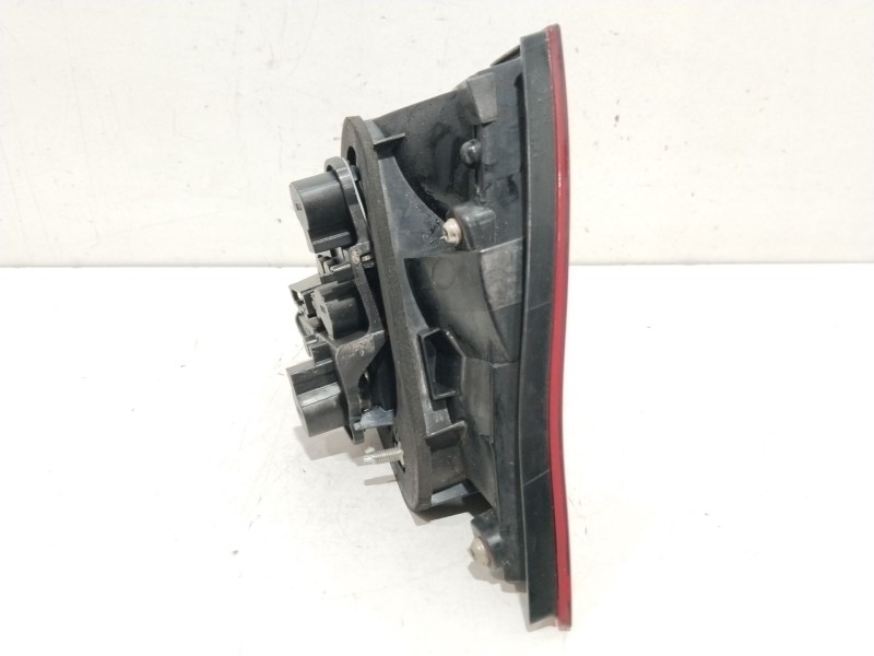 Recambio de piloto porton trasero derecho para seat toledo (kg3) reference referencia OEM IAM 18491002  