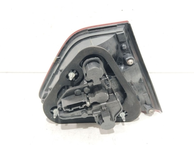 Recambio de piloto porton trasero derecho para seat toledo (kg3) reference referencia OEM IAM 18491002  