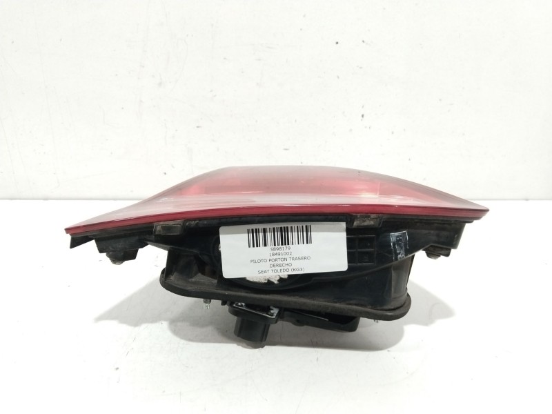 Recambio de piloto porton trasero derecho para seat toledo (kg3) reference referencia OEM IAM 18491002  