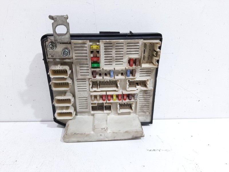 Recambio de caja reles / fusibles para renault megane ii berlina 5p authentique referencia OEM IAM 8200481866G  