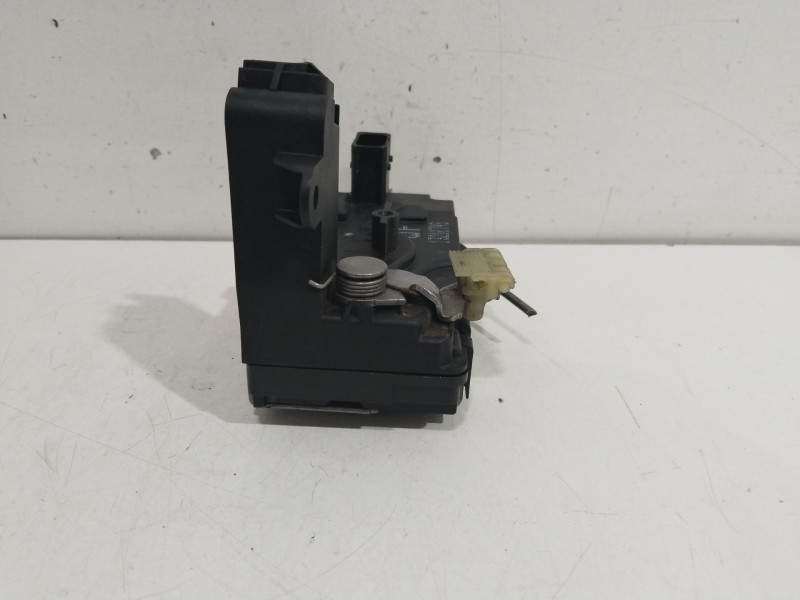 Recambio de cerradura puerta delantera izquierda para opel zafira b cosmo referencia OEM IAM 13210748  