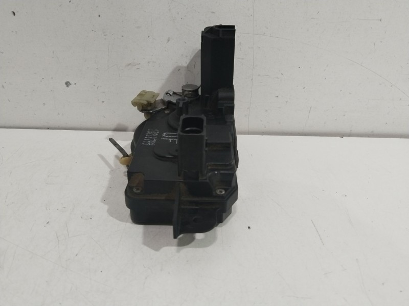 Recambio de cerradura puerta delantera izquierda para opel zafira b cosmo referencia OEM IAM 13210748  