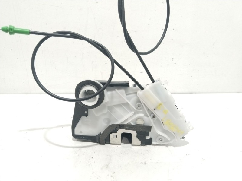 Recambio de cerradura puerta delantera izquierda para toyota yaris hybrid active referencia OEM IAM T4311140  