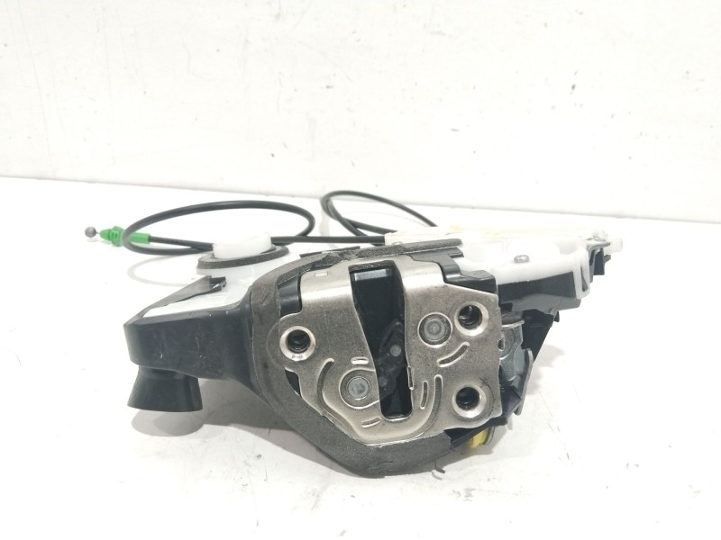 Recambio de cerradura puerta delantera izquierda para toyota yaris hybrid active referencia OEM IAM T4311140  