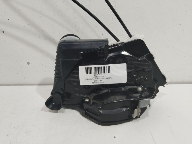 Recambio de cerradura puerta delantera derecha para toyota yaris hybrid active referencia OEM IAM 690300D540  