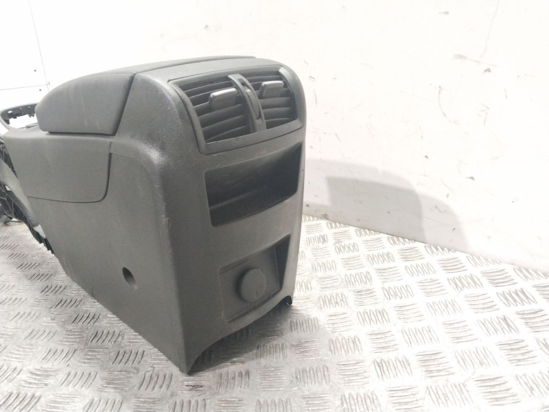 Recambio de apoyabrazos central para opel insignia berlina sportive referencia OEM IAM 22792666  