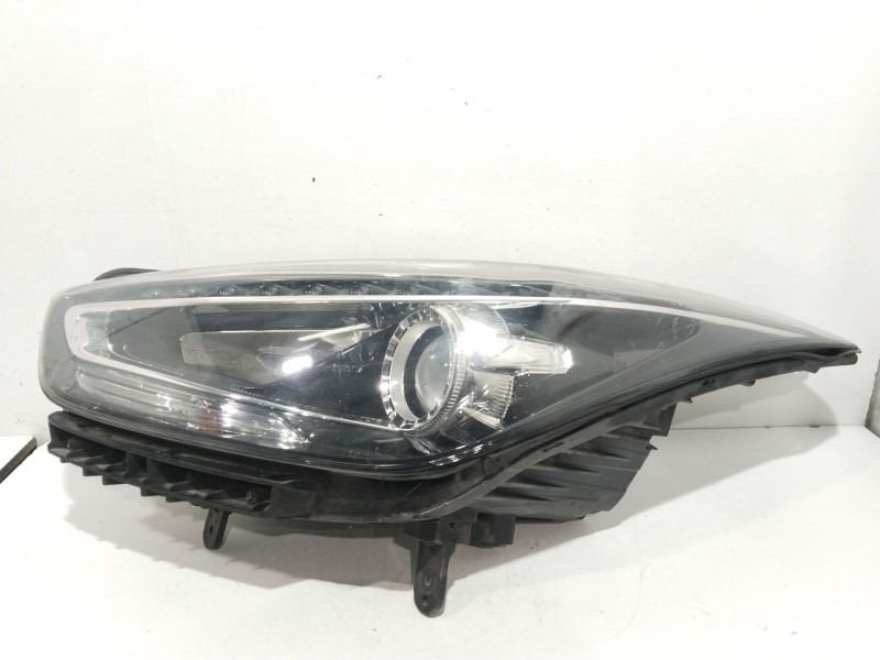 Recambio de faro izquierdo para hyundai i40 cab bluedrive referencia OEM IAM 921973Z510  