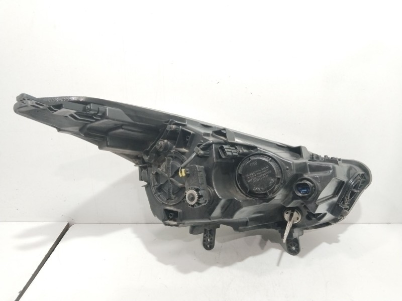 Recambio de faro izquierdo para hyundai i40 cab bluedrive referencia OEM IAM 921973Z510  