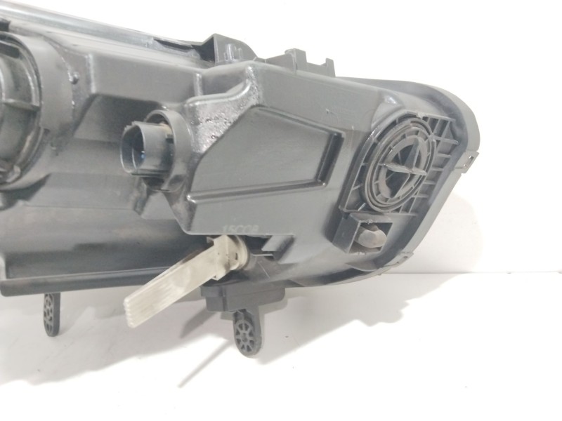 Recambio de faro izquierdo para hyundai i40 cab bluedrive referencia OEM IAM 921973Z510  