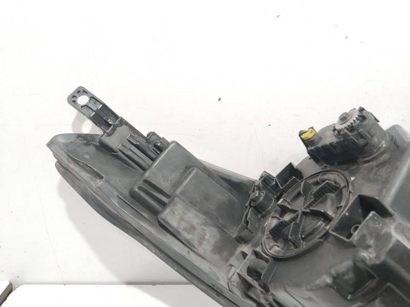 Recambio de faro izquierdo para hyundai i40 cab bluedrive referencia OEM IAM 921973Z510  