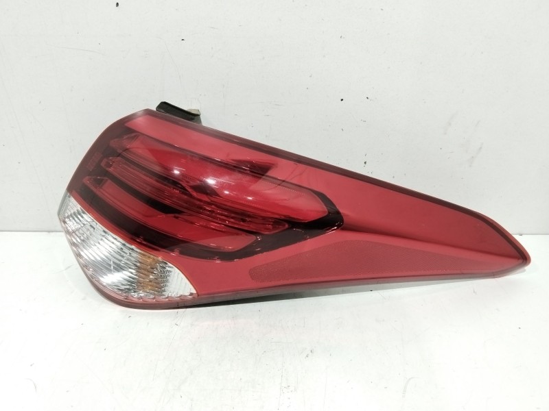 Recambio de piloto trasero derecho para hyundai i40 cab bluedrive referencia OEM IAM 924023Z6  