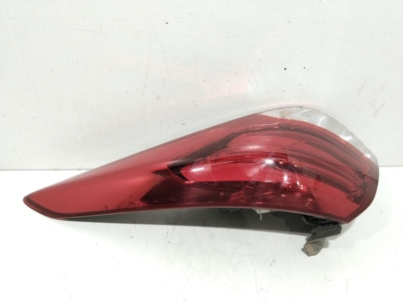 Recambio de piloto trasero derecho para hyundai i40 cab bluedrive referencia OEM IAM 924023Z6  