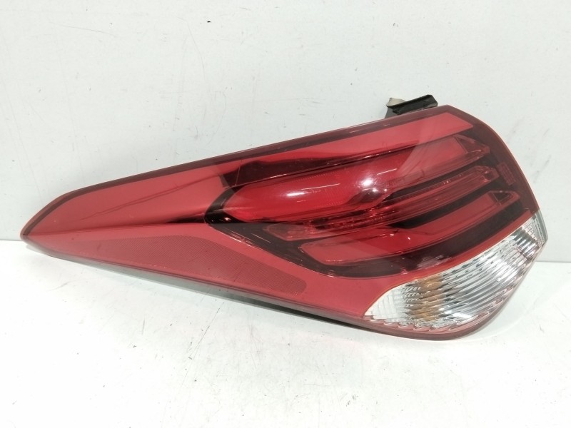 Recambio de piloto trasero izquierdo para hyundai i40 cab bluedrive referencia OEM IAM 924013Z6  