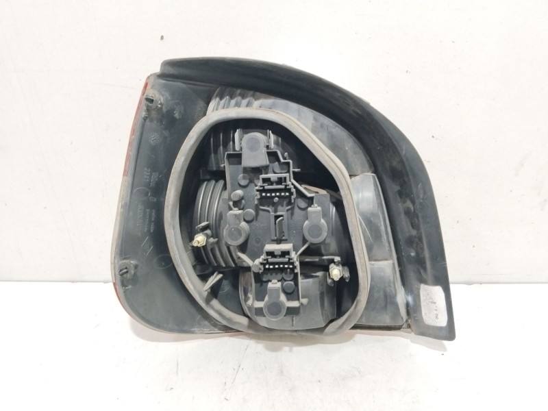 Recambio de piloto trasero derecho para renault scenic (ja..) 1.9 dci authentique referencia OEM IAM 7700428055  