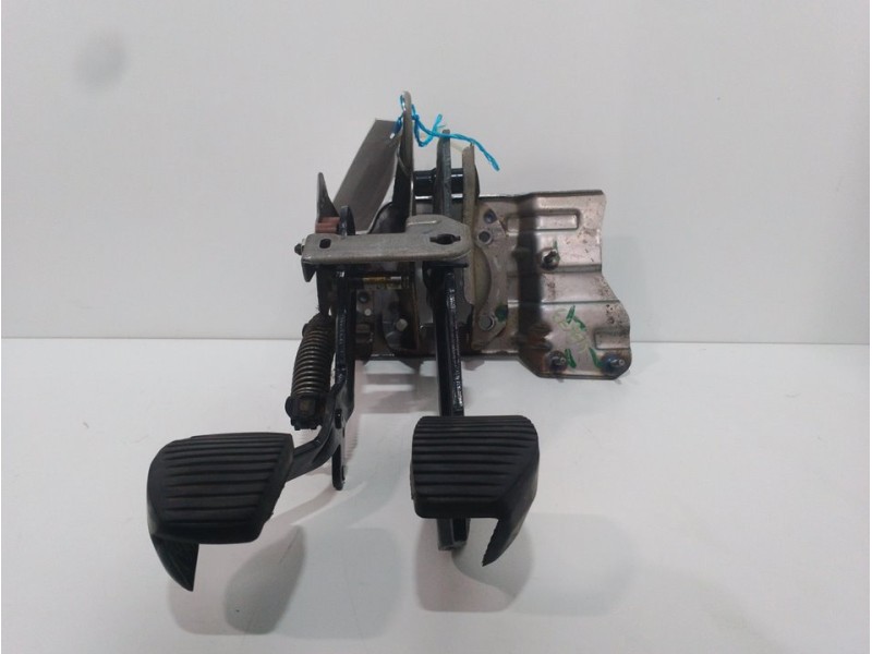 Recambio de pedal embrague para peugeot 207 xs referencia OEM IAM  9680547680 