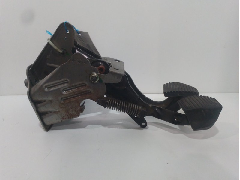 Recambio de pedal embrague para peugeot 207 xs referencia OEM IAM  9680547680 