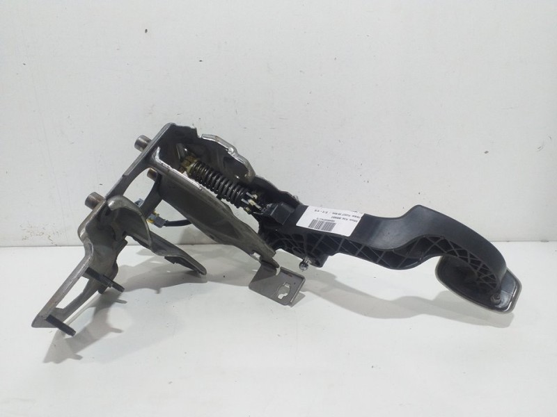 Recambio de pedal embrague para peugeot 208 allure referencia OEM IAM   