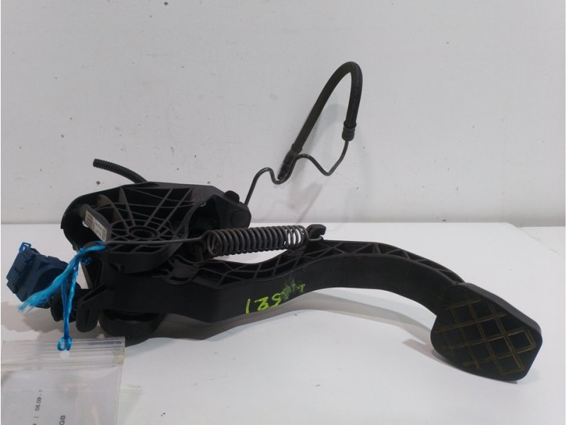 Recambio de pedal embrague para volkswagen polo (6r1) advance referencia OEM IAM 6R1721059S  