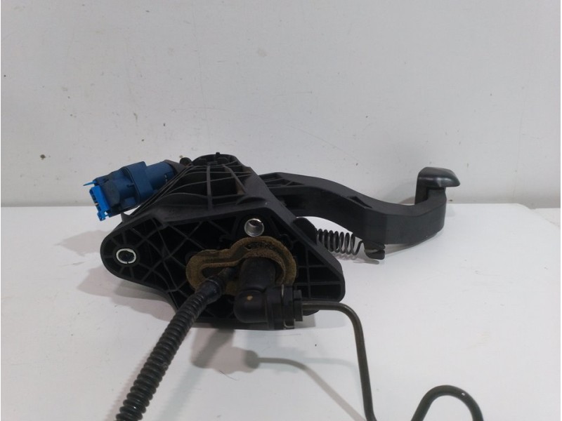 Recambio de pedal embrague para volkswagen polo (6r1) advance referencia OEM IAM 6R1721059S  