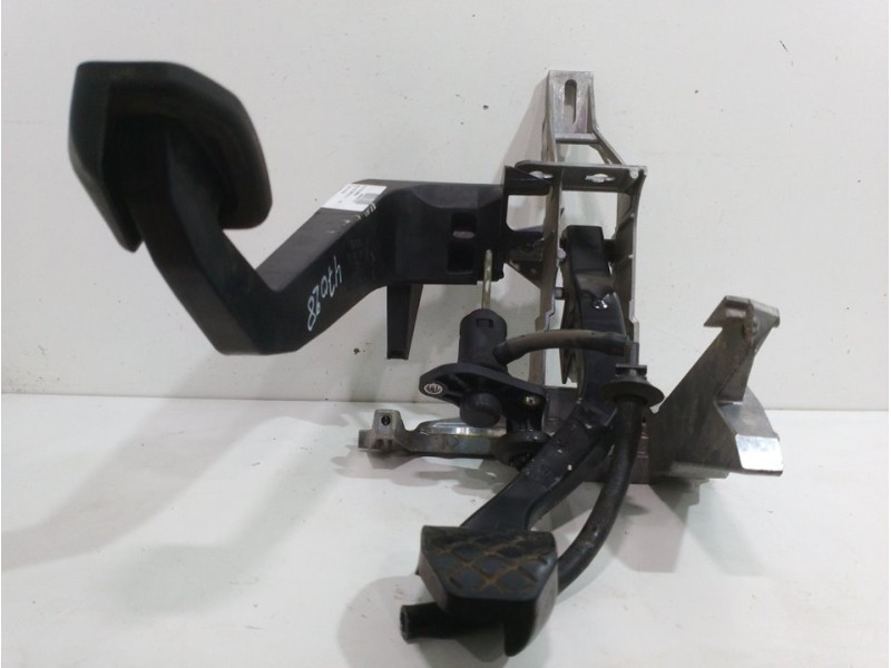 Recambio de pedal embrague para audi a4 avant (8e) 1.8 t referencia OEM IAM 8E1721316  