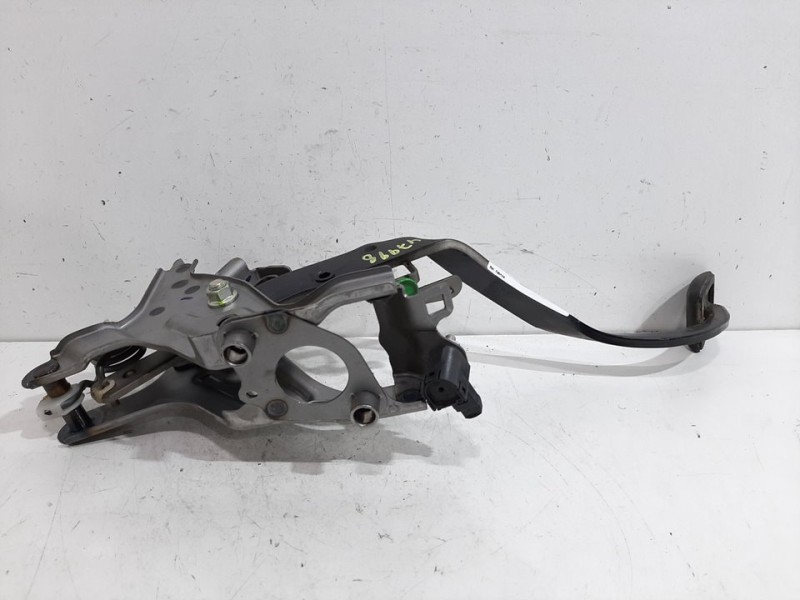 Recambio de pedal embrague para toyota auris active referencia OEM IAM   