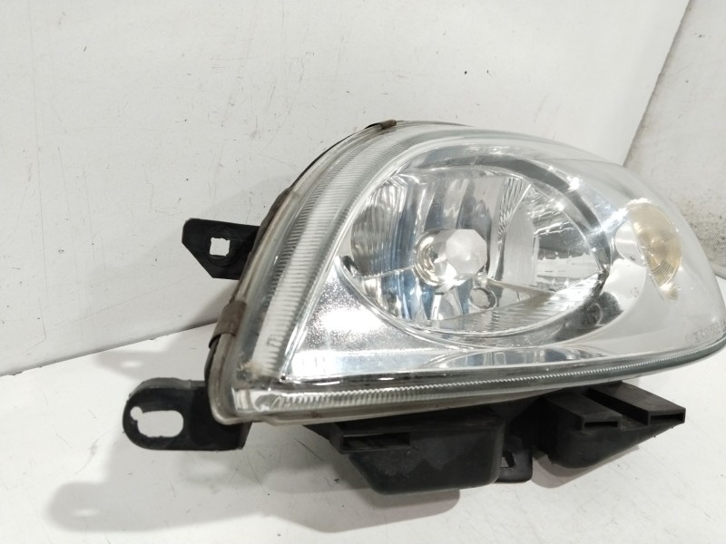 Recambio de faro izquierdo para citroën saxo 1.5 diesel referencia OEM IAM 5521111L  