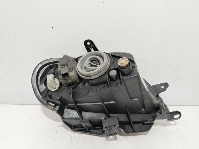 Recambio de faro izquierdo para citroën saxo 1.5 diesel referencia OEM IAM 5521111L  