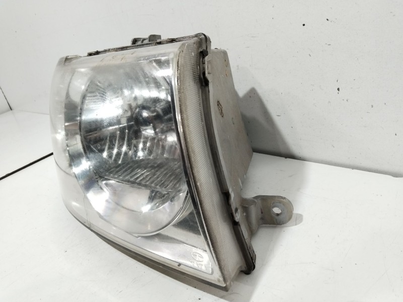 Recambio de faro derecho para tata safari doc 1 referencia OEM IAM 20010100R  20010200R