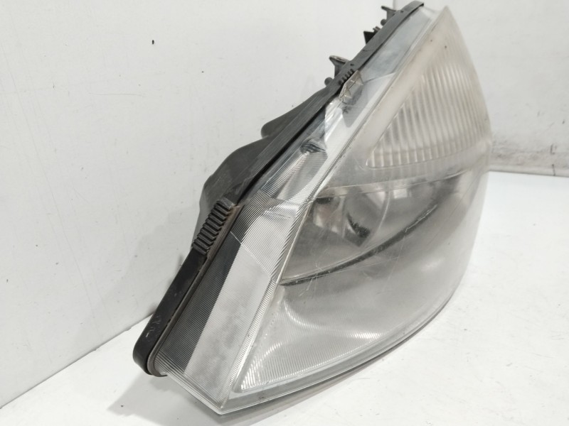 Recambio de faro izquierdo para renault megane ii station wagon (km0/1_) 1.4 referencia OEM IAM 7701064132  