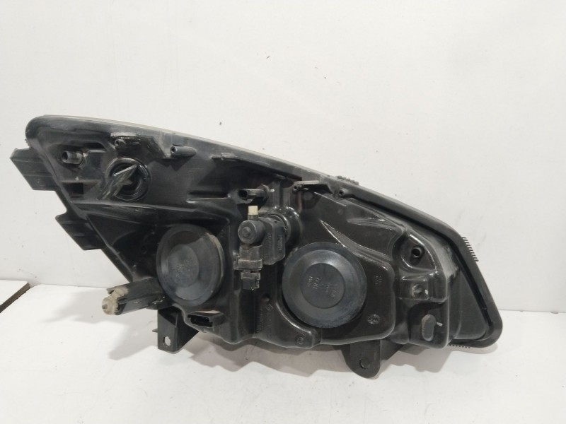 Recambio de faro izquierdo para renault megane ii station wagon (km0/1_) 1.4 referencia OEM IAM 7701064132  