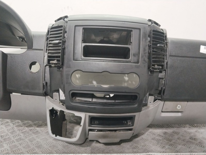 Recambio de salpicadero para mercedes-benz sprinter ii james cook (906) 311 cdi classic referencia OEM IAM   