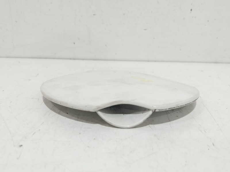 Recambio de tapa exterior combustible para peugeot 207 xs referencia OEM IAM 9681730777  BLANCO