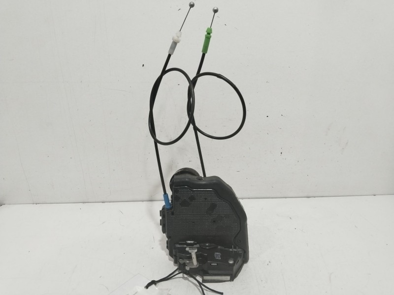 Recambio de cerradura puerta trasera izquierda para toyota auris luna referencia OEM IAM A046693  