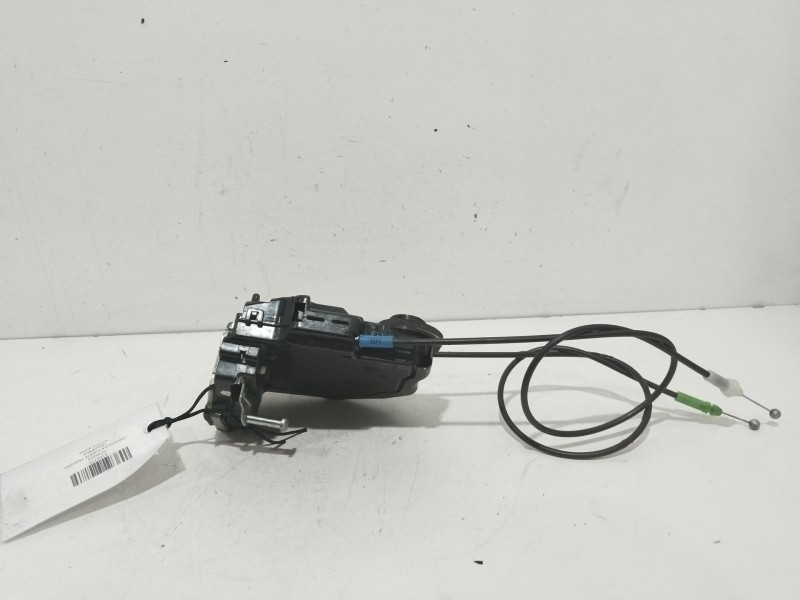 Recambio de cerradura puerta trasera izquierda para toyota auris luna referencia OEM IAM A046693  