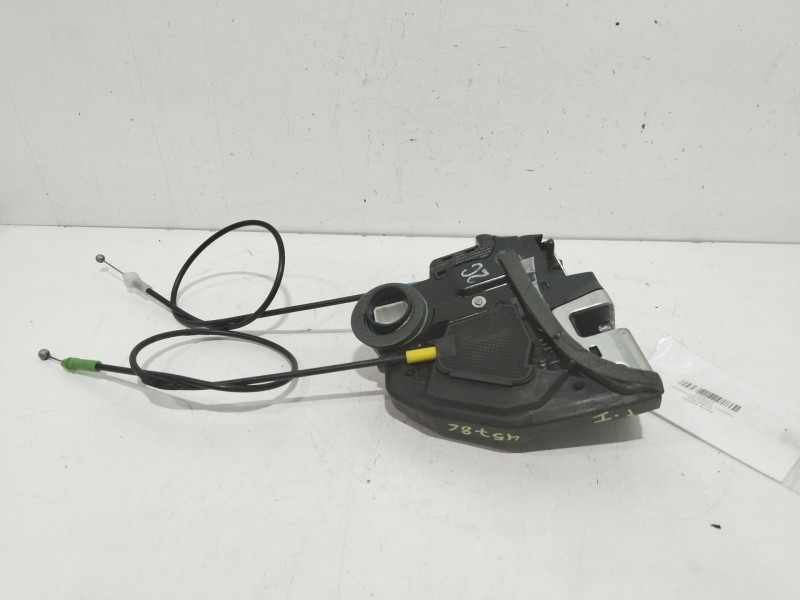 Recambio de cerradura puerta trasera izquierda para toyota auris luna referencia OEM IAM A046693  