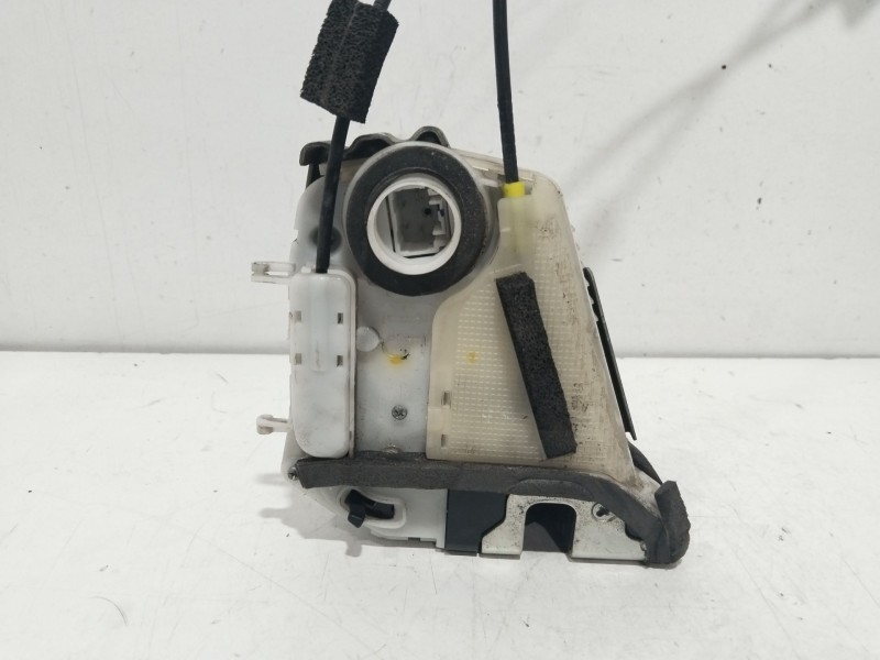 Recambio de cerradura puerta trasera derecha para toyota prius (_w3_) 1.8 hybrid (zvw3_) referencia OEM IAM 6905047070  