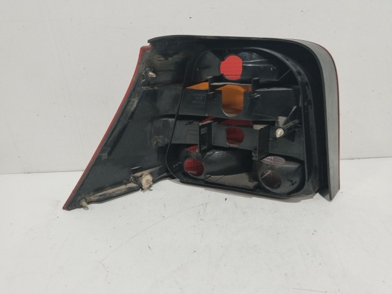 Recambio de piloto trasero derecho para volkswagen golf iv (1j1) 1.6 16v referencia OEM IAM 1J6945112S  