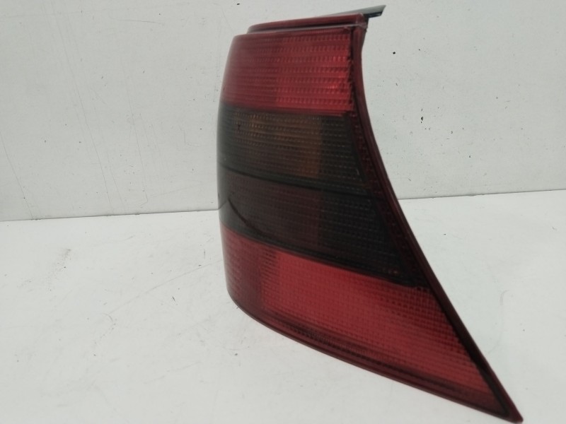 Recambio de piloto trasero derecho para volkswagen golf iv (1j1) 1.6 16v referencia OEM IAM 1J6945112S  