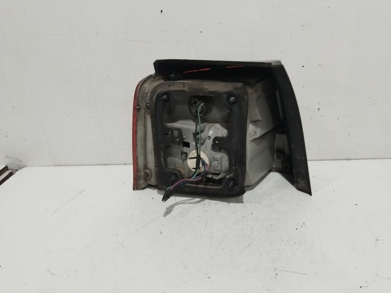 Recambio de piloto trasero derecho para kia carens 2.0 crdi ex monovolumen referencia OEM IAM 0K2JB51150A  