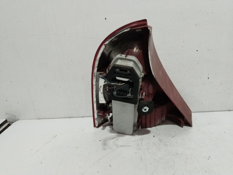 Recambio de piloto trasero derecho para renault clio ii (bb_, cb_) 1.2 lpg referencia OEM IAM 8200071414  