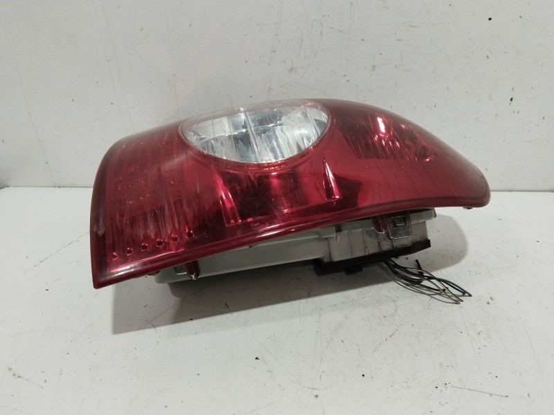 Recambio de piloto trasero derecho para renault clio ii (bb_, cb_) 1.2 lpg referencia OEM IAM 8200071414  