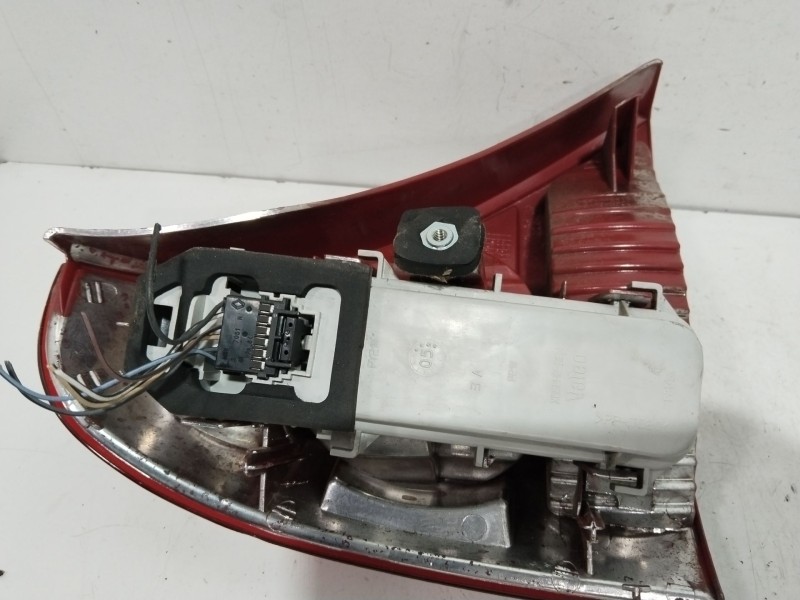 Recambio de piloto trasero derecho para renault clio ii (bb_, cb_) 1.2 lpg referencia OEM IAM 8200071414  